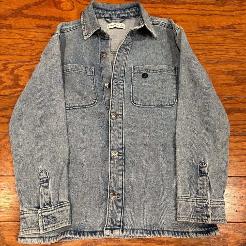 Abercrombie Kids Light Blue Denim Shirt Jacket with embroidered wolf on back